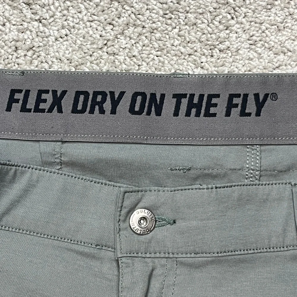 Duluth Trading Co Cargo Shorts Mens 38 Gray Dry on the Fly Relaxed Fit Tactical